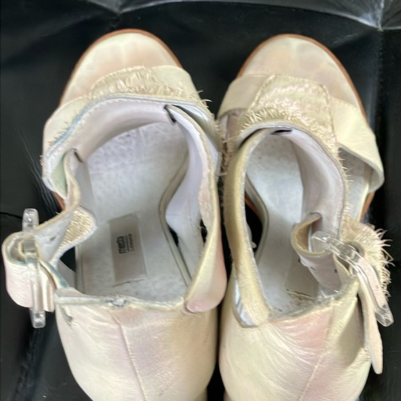 Women’s size 38 Spanish leather Miista- London Cream 2.5” Shoes - Imperfect - Picture 14 of 16